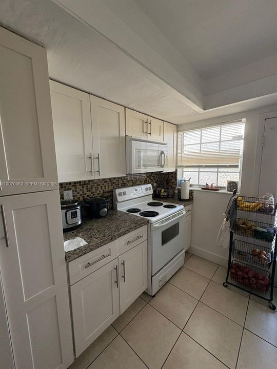 For Rent: $2,250 (2 beds, 2 baths, 1250 Square Feet)
