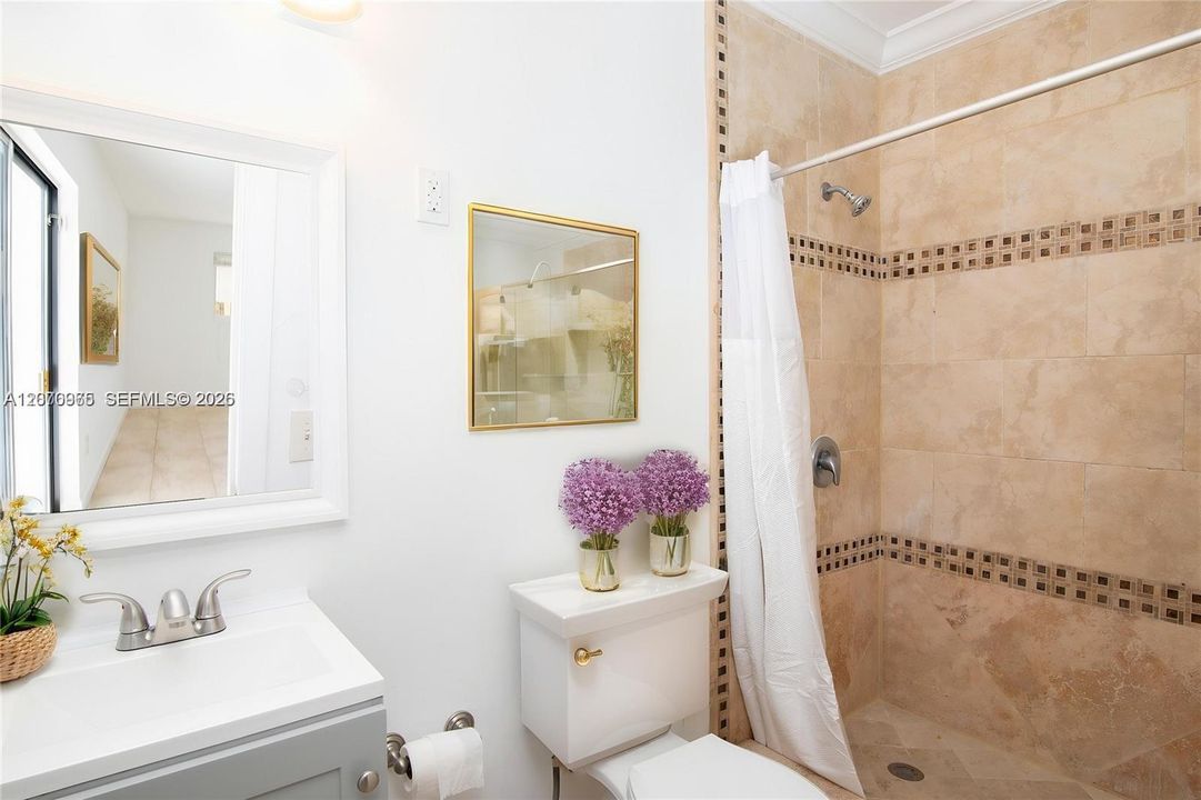 For Rent: $4,500 (3 beds, 2 baths, 1876 Square Feet)