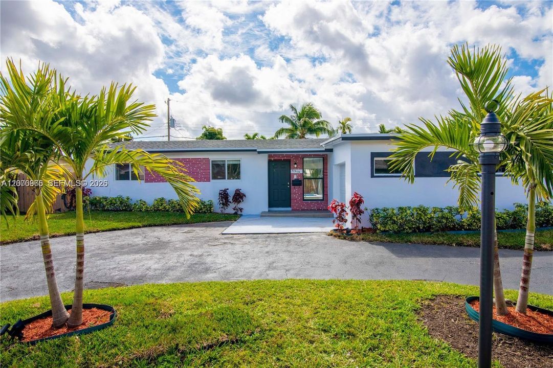 For Rent: $4,500 (3 beds, 2 baths, 1876 Square Feet)