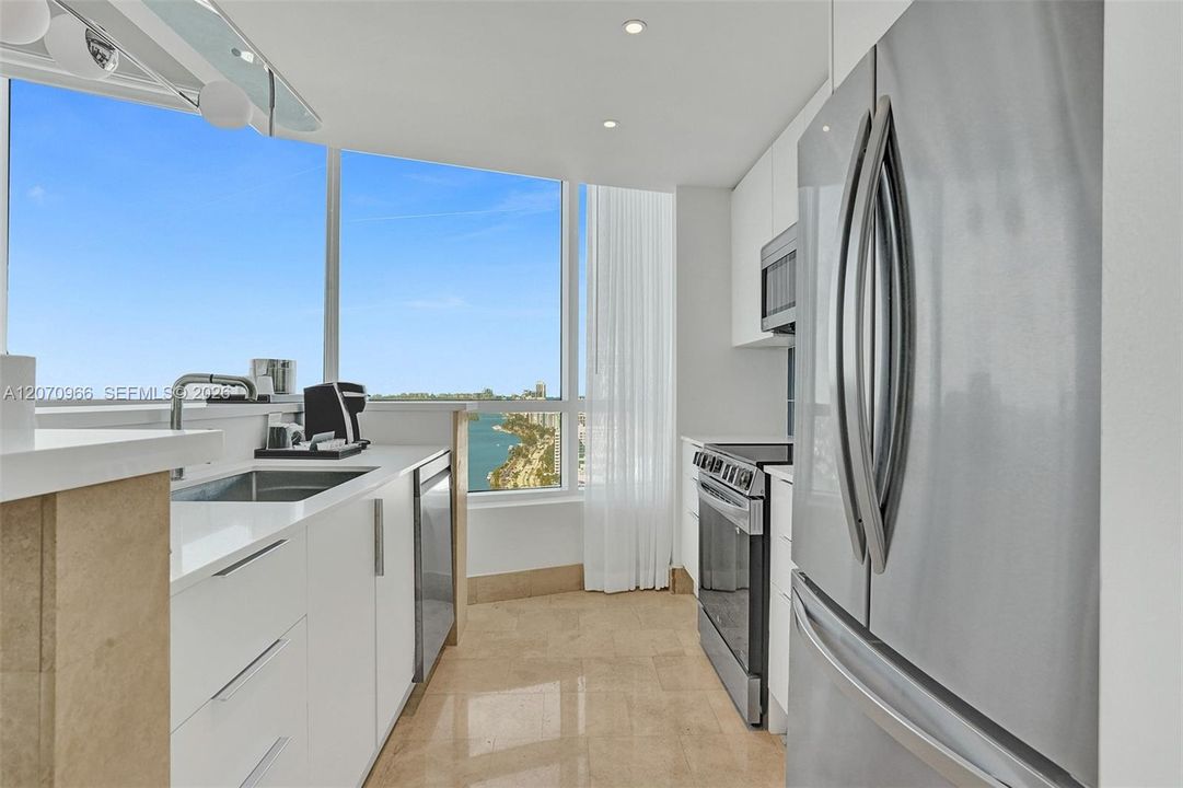 For Rent: $7,000 (1 beds, 2 baths, 1100 Square Feet)