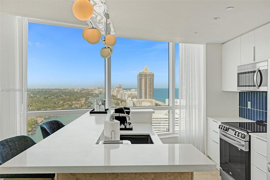 For Rent: $7,000 (1 beds, 2 baths, 1100 Square Feet)