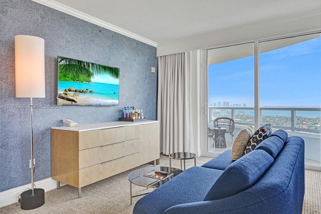 For Rent: $7,000 (1 beds, 2 baths, 1100 Square Feet)
