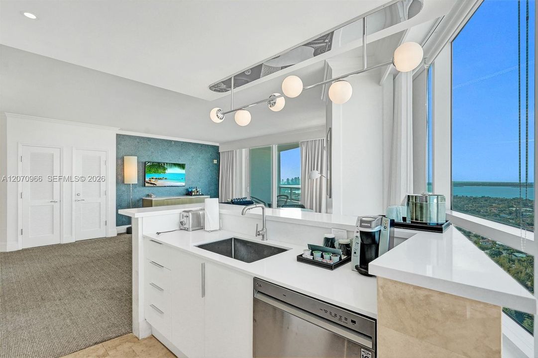 For Rent: $7,000 (1 beds, 2 baths, 1100 Square Feet)