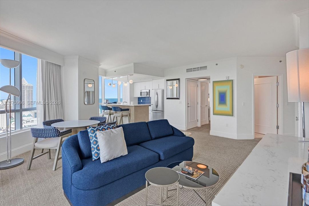 For Rent: $7,000 (1 beds, 2 baths, 1100 Square Feet)