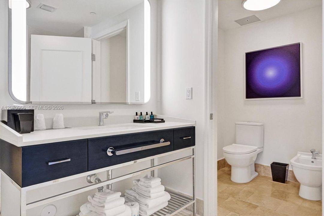 For Rent: $7,000 (1 beds, 2 baths, 1100 Square Feet)