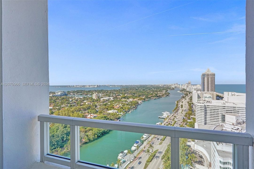For Rent: $7,000 (1 beds, 2 baths, 1100 Square Feet)