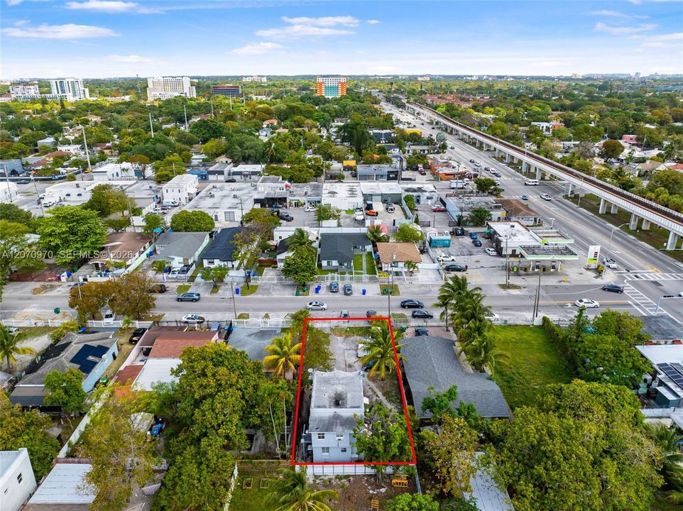 For Rent: $1,600 (1 beds, 1 baths, 1320 Square Feet)
