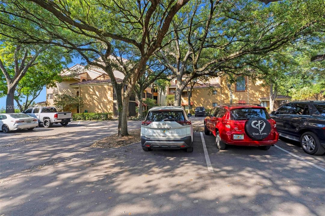 For Rent: $2,600 (2 beds, 2 baths, 1090 Square Feet)