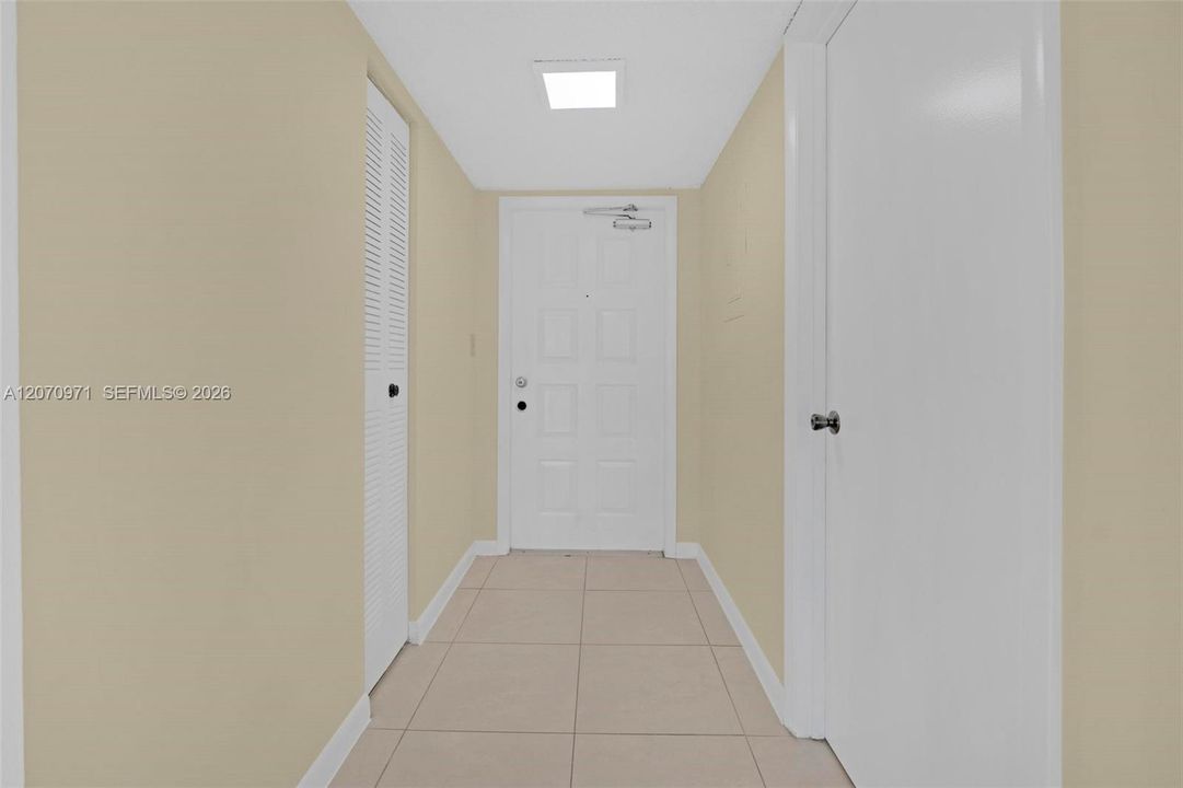 For Rent: $2,600 (2 beds, 2 baths, 1090 Square Feet)