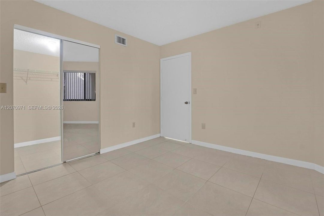 For Rent: $2,600 (2 beds, 2 baths, 1090 Square Feet)