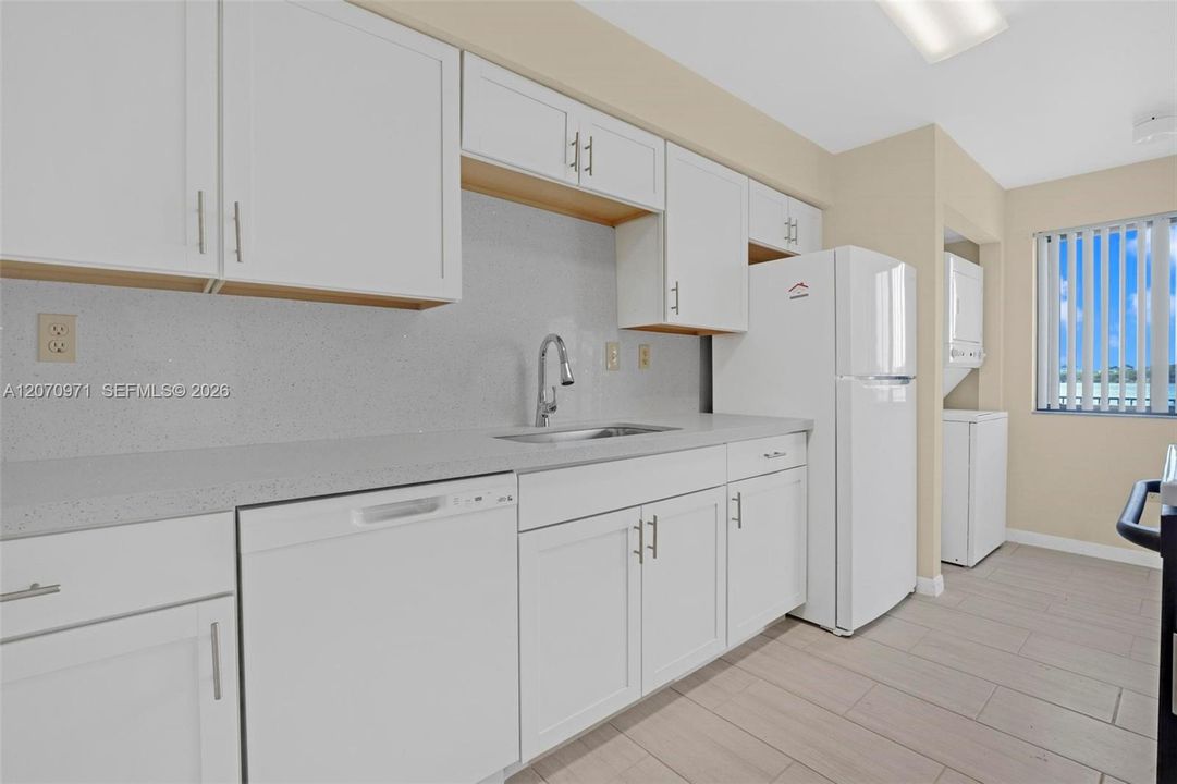 For Rent: $2,600 (2 beds, 2 baths, 1090 Square Feet)
