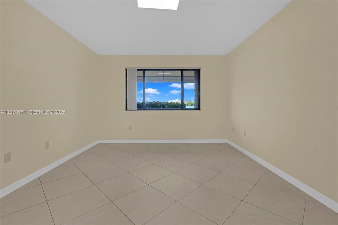 For Rent: $2,600 (2 beds, 2 baths, 1090 Square Feet)