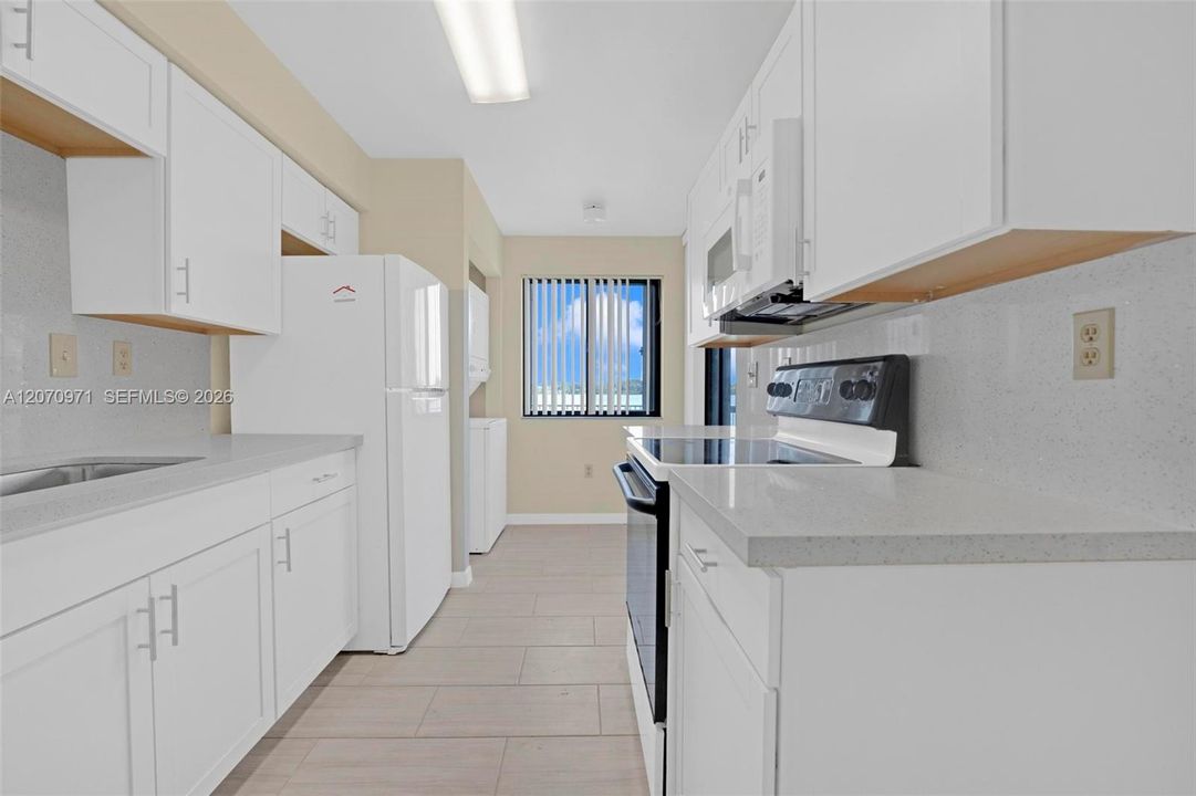 For Rent: $2,600 (2 beds, 2 baths, 1090 Square Feet)