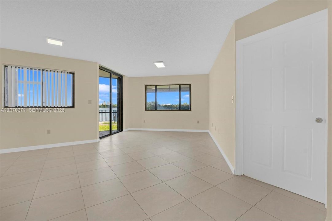 For Rent: $2,600 (2 beds, 2 baths, 1090 Square Feet)