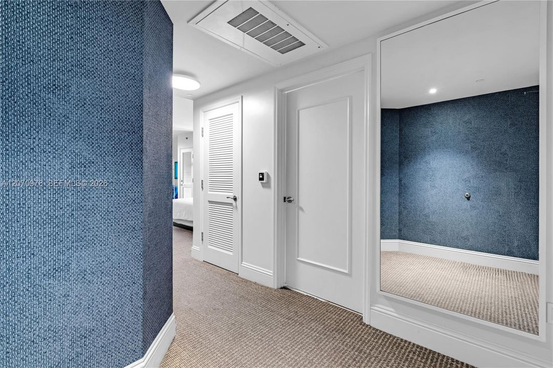 For Rent: $5,000 (0 beds, 1 baths, 550 Square Feet)