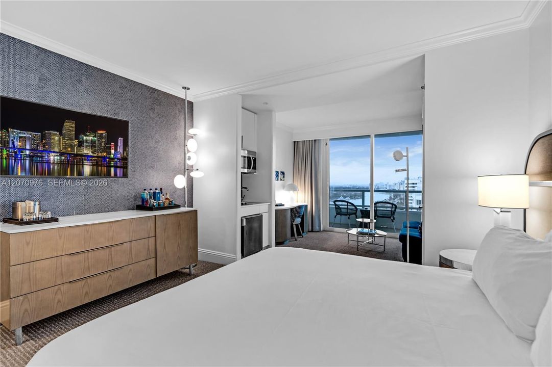For Rent: $5,000 (0 beds, 1 baths, 550 Square Feet)