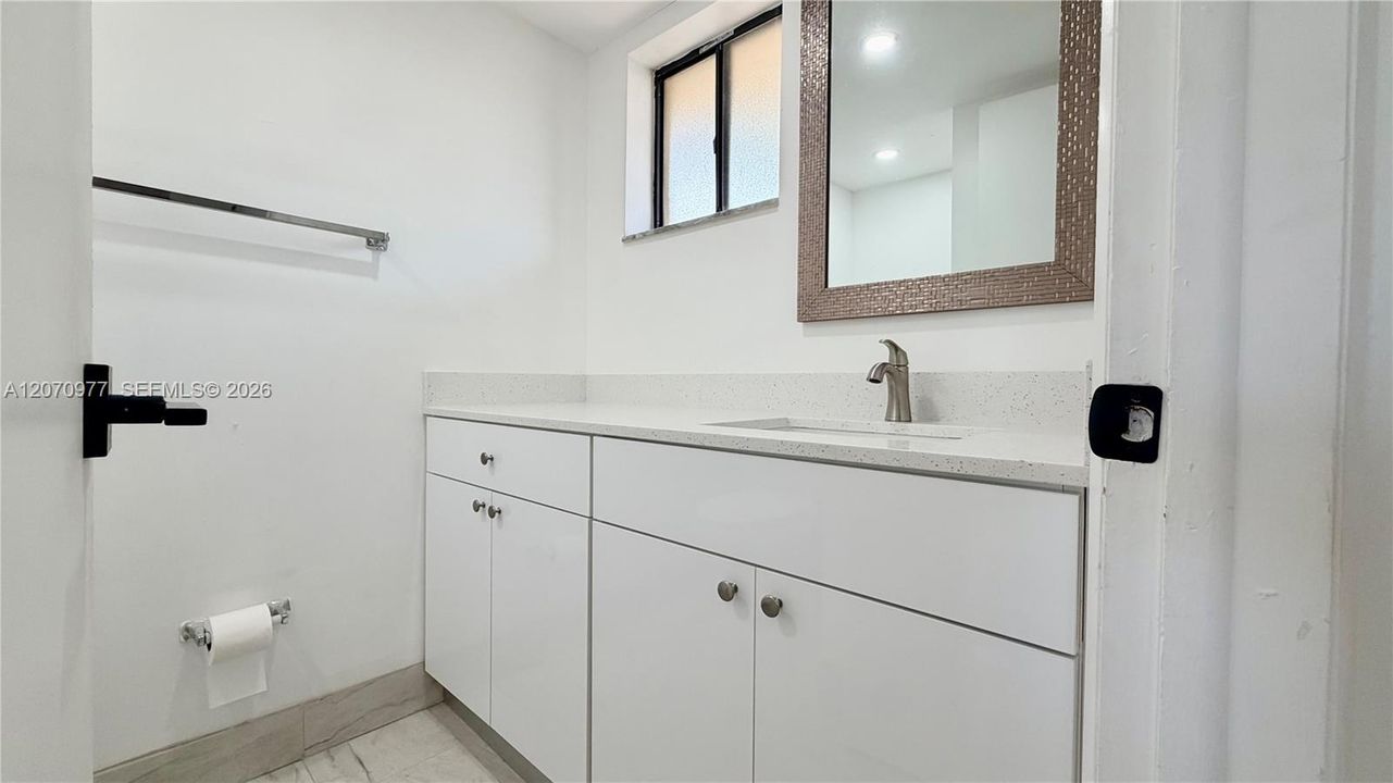 For Rent: $1,850 (1 beds, 1 baths, 773 Square Feet)