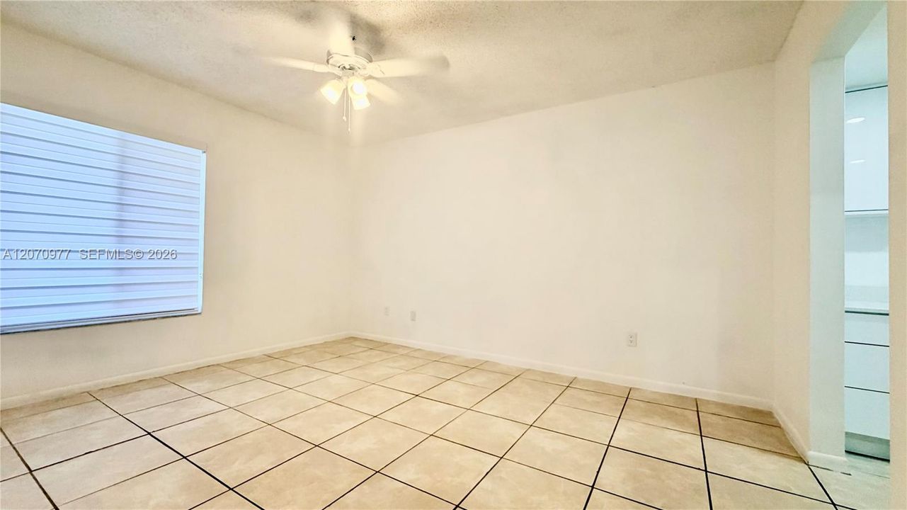 For Rent: $1,850 (1 beds, 1 baths, 773 Square Feet)