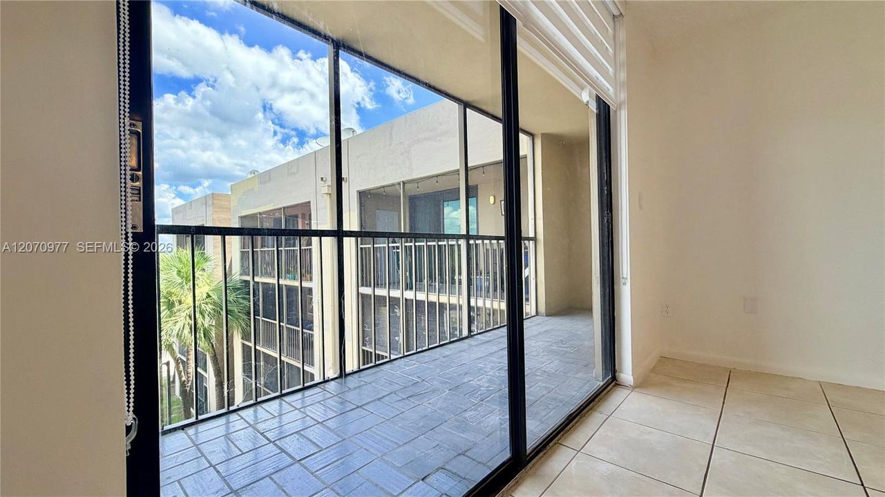 For Rent: $1,850 (1 beds, 1 baths, 773 Square Feet)