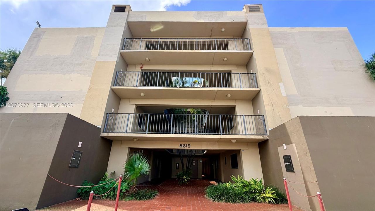 For Rent: $1,850 (1 beds, 1 baths, 773 Square Feet)