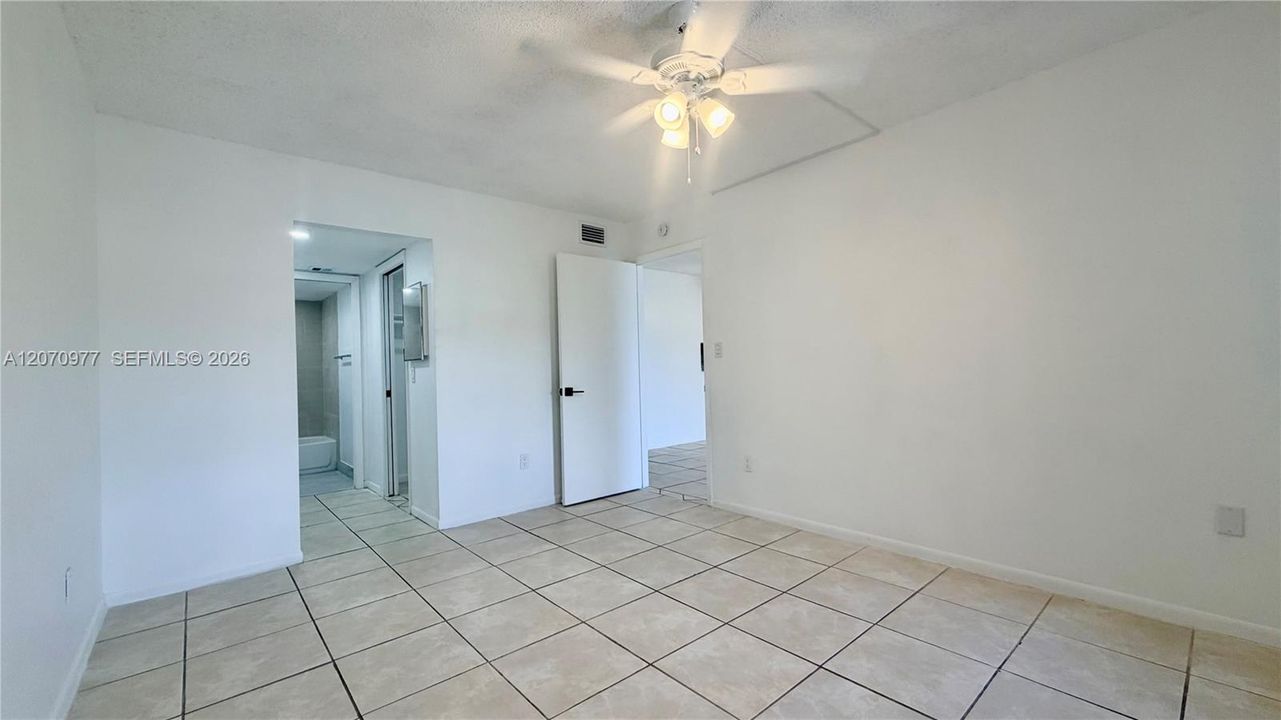 For Rent: $1,850 (1 beds, 1 baths, 773 Square Feet)