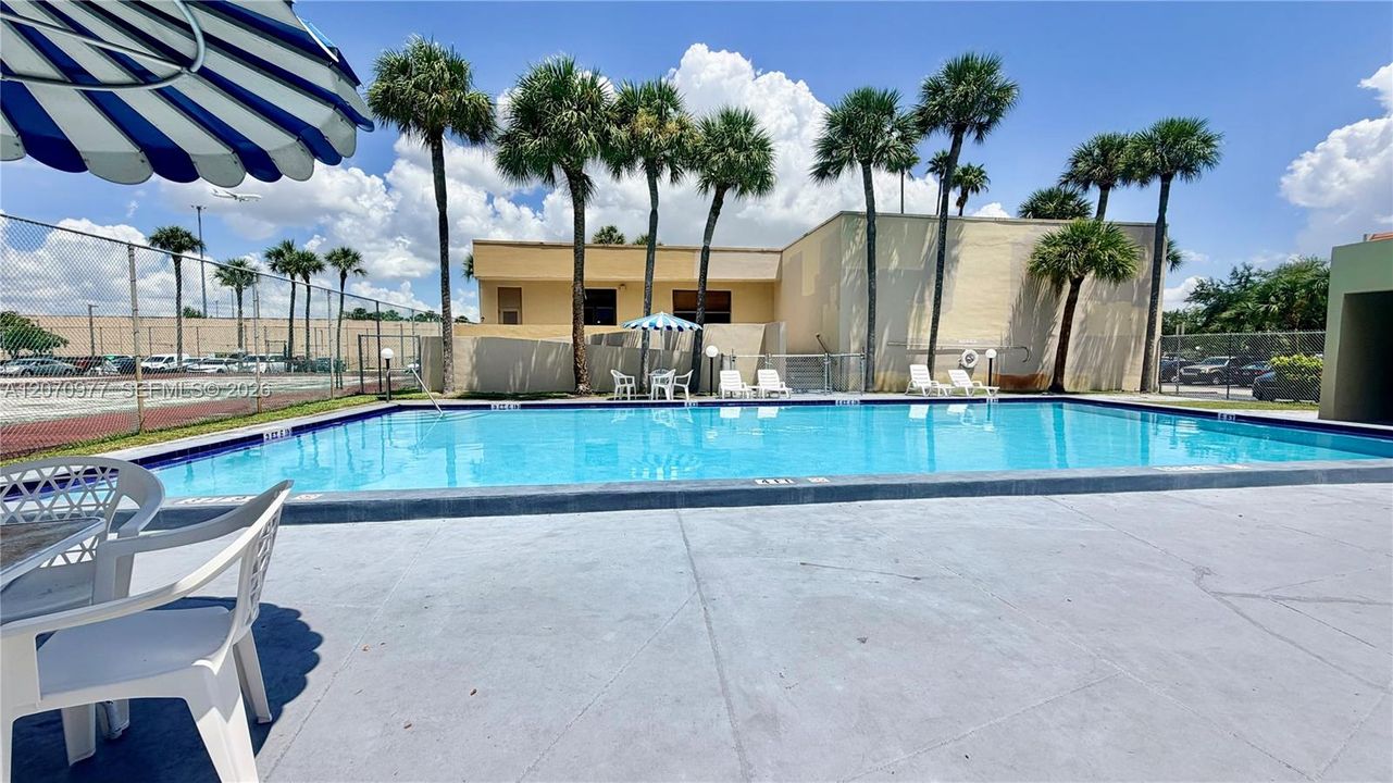 For Rent: $1,850 (1 beds, 1 baths, 773 Square Feet)