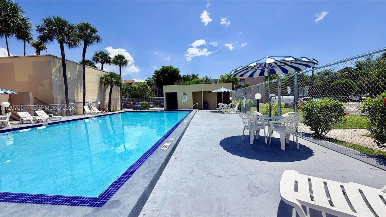 For Rent: $1,850 (1 beds, 1 baths, 773 Square Feet)