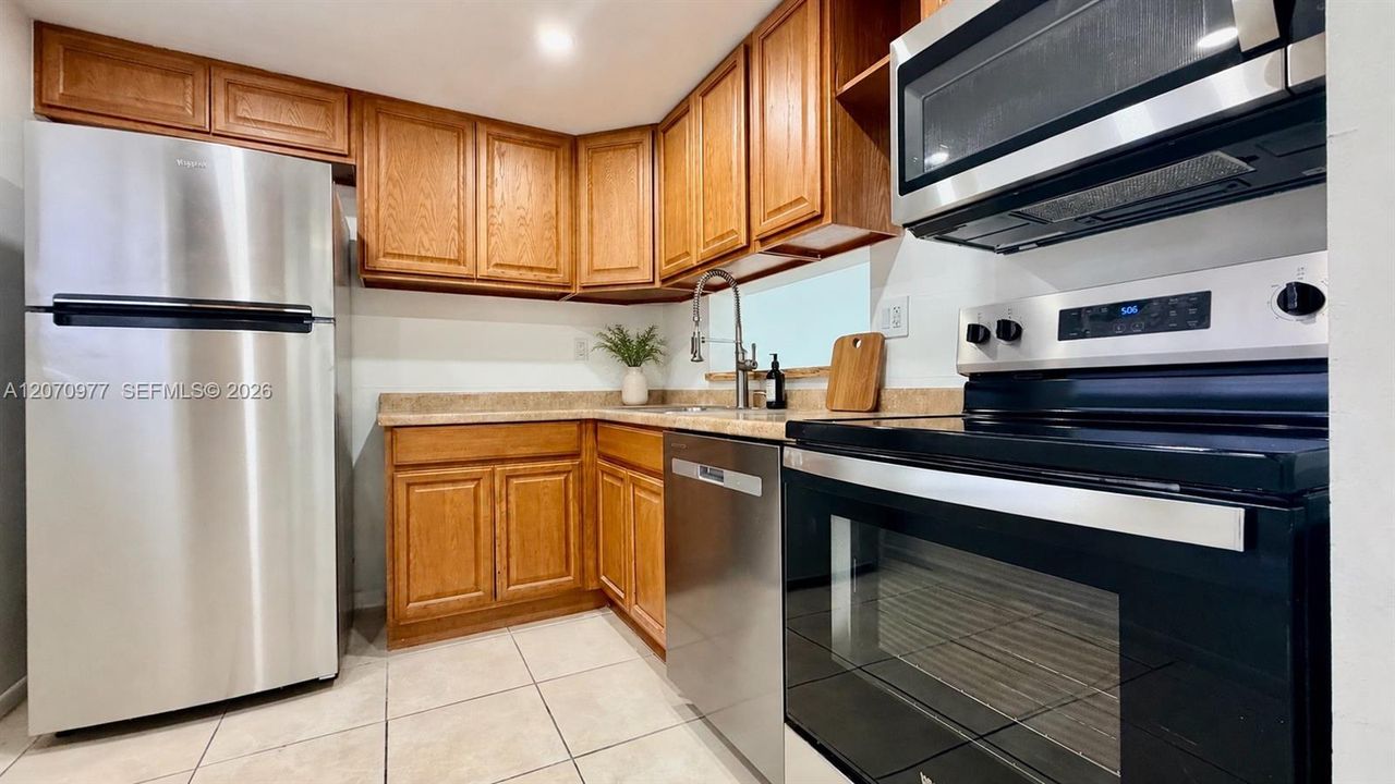 For Rent: $1,850 (1 beds, 1 baths, 773 Square Feet)
