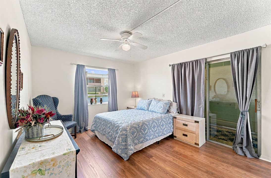 10_bedroom