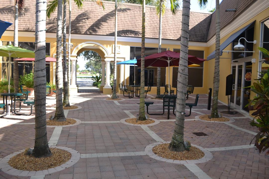 Food Court