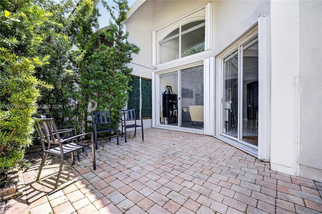 For Rent: $5,000 (4 beds, 2 baths, 2245 Square Feet)