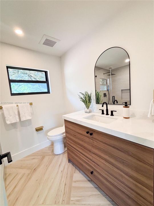 For Sale: $2,400,000 (3 beds, 2 baths, 2259 Square Feet)