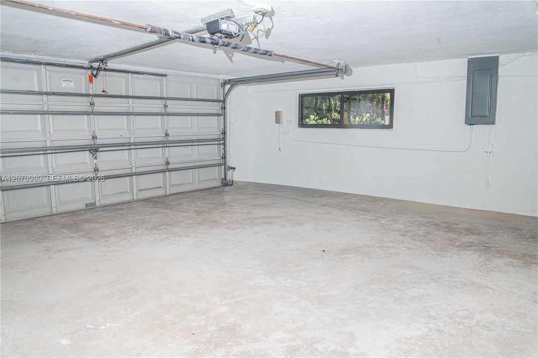 For Sale: $2,400,000 (3 beds, 2 baths, 2259 Square Feet)