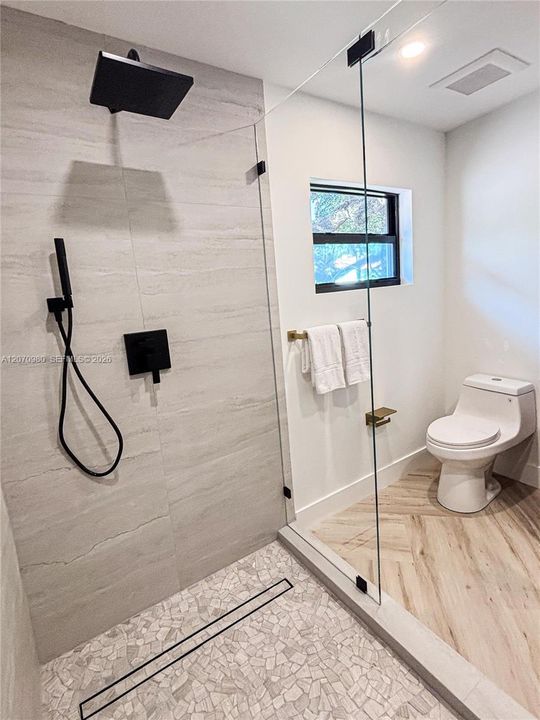 For Sale: $2,400,000 (3 beds, 2 baths, 2259 Square Feet)