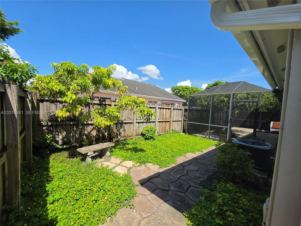 For Rent: $3,800 (2 beds, 2 baths, 1064 Square Feet)