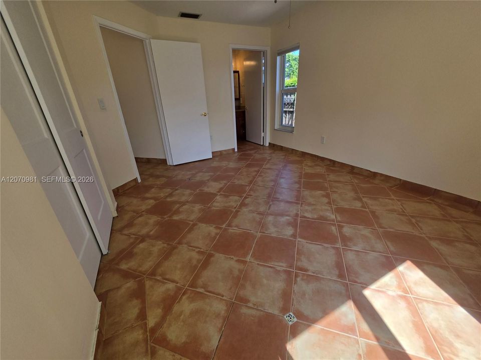 For Rent: $3,800 (2 beds, 2 baths, 1064 Square Feet)