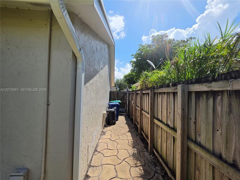 For Rent: $3,800 (2 beds, 2 baths, 1064 Square Feet)