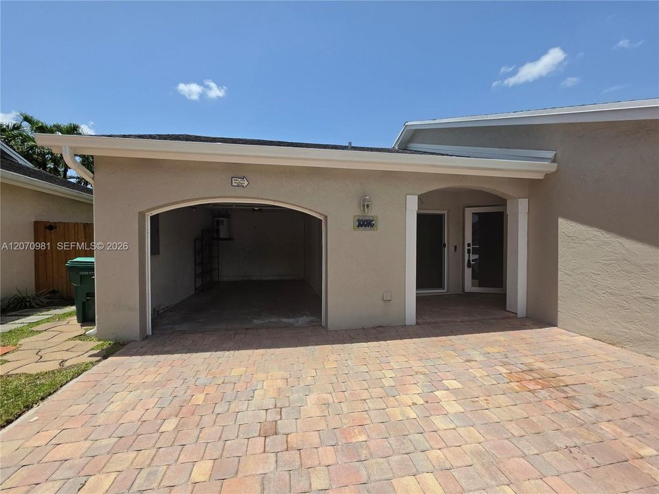 For Rent: $3,800 (2 beds, 2 baths, 1064 Square Feet)