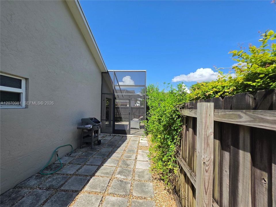 For Rent: $3,800 (2 beds, 2 baths, 1064 Square Feet)
