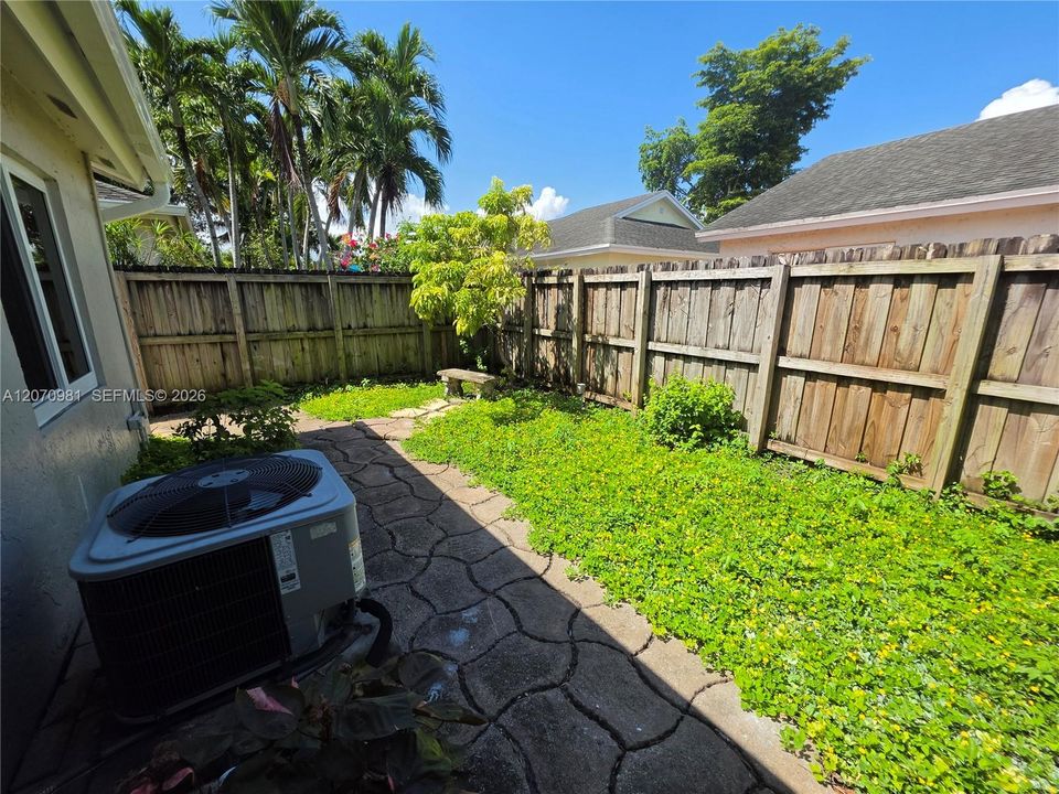 For Rent: $3,800 (2 beds, 2 baths, 1064 Square Feet)