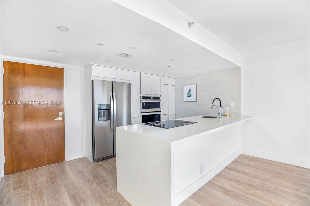 For Rent: $2,900 (2 beds, 2 baths, 1030 Square Feet)