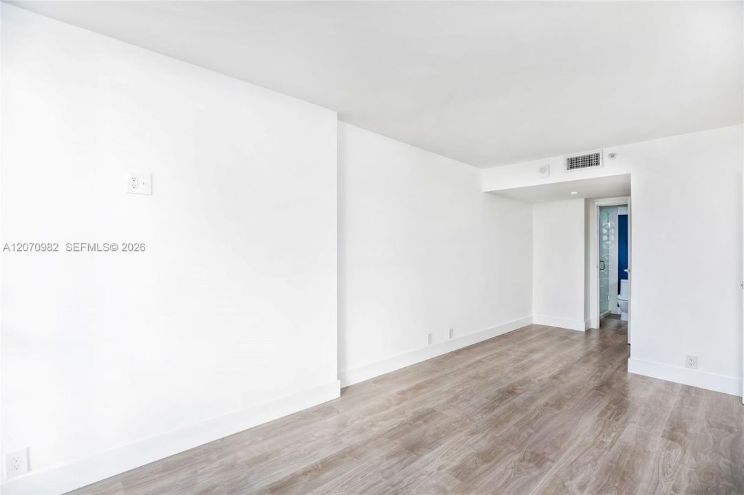 For Rent: $2,900 (2 beds, 2 baths, 1030 Square Feet)