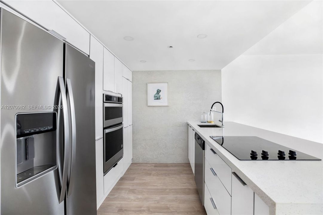 For Rent: $2,900 (2 beds, 2 baths, 1030 Square Feet)