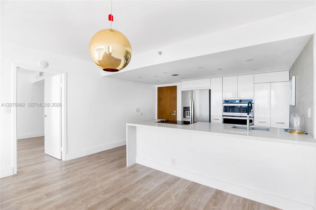 For Rent: $2,900 (2 beds, 2 baths, 1030 Square Feet)