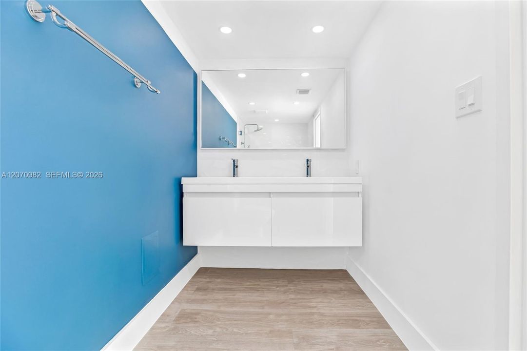 For Rent: $2,900 (2 beds, 2 baths, 1030 Square Feet)