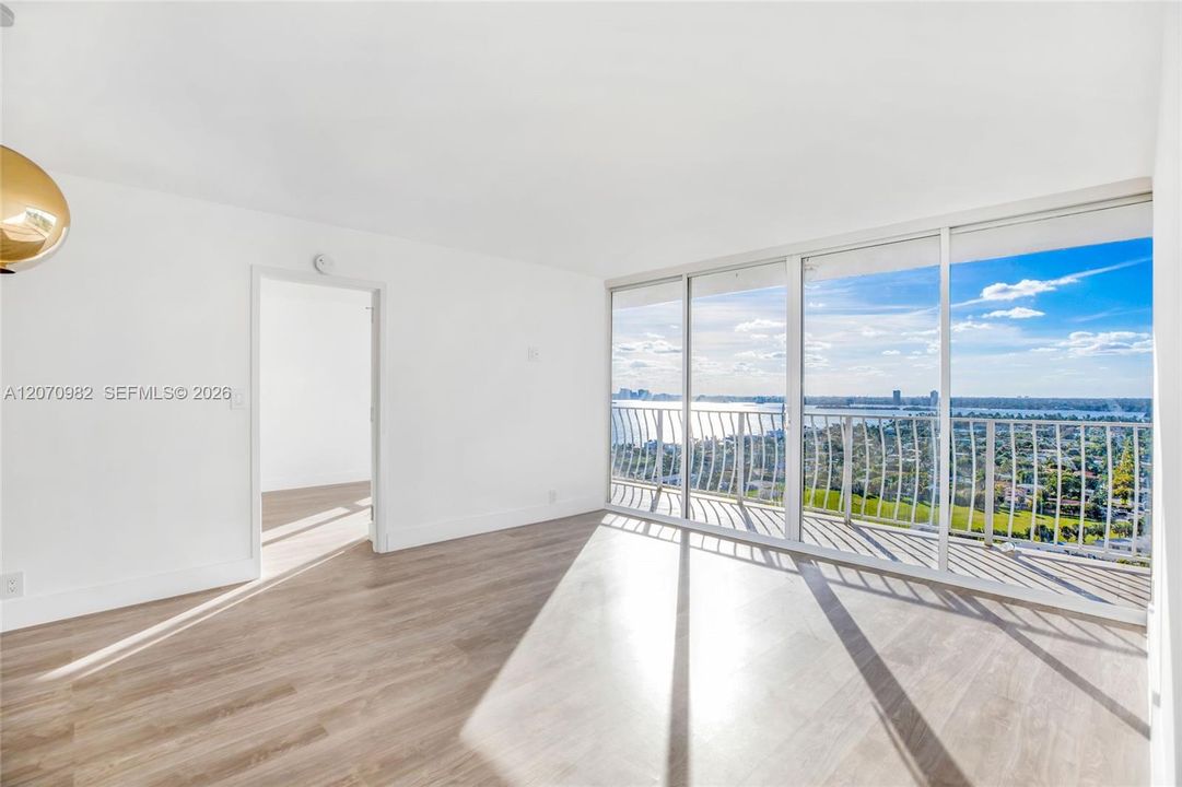For Rent: $2,900 (2 beds, 2 baths, 1030 Square Feet)