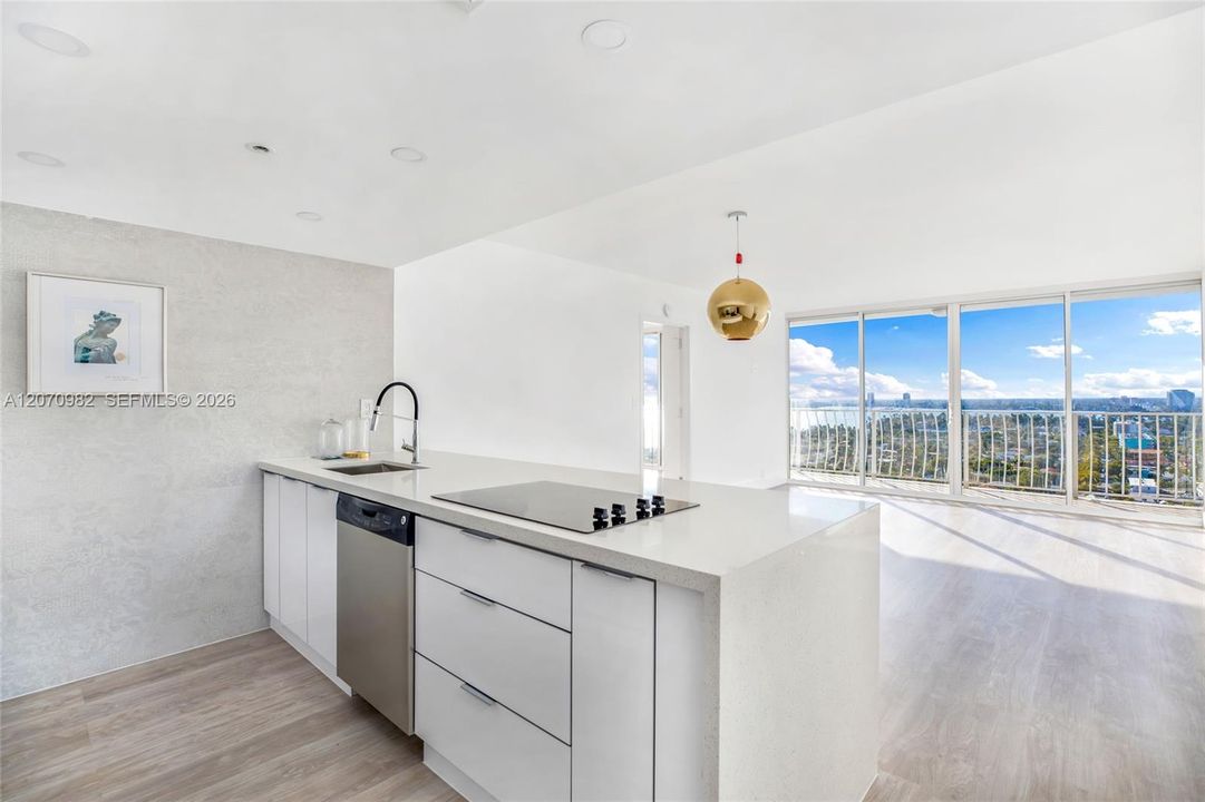 For Rent: $2,900 (2 beds, 2 baths, 1030 Square Feet)
