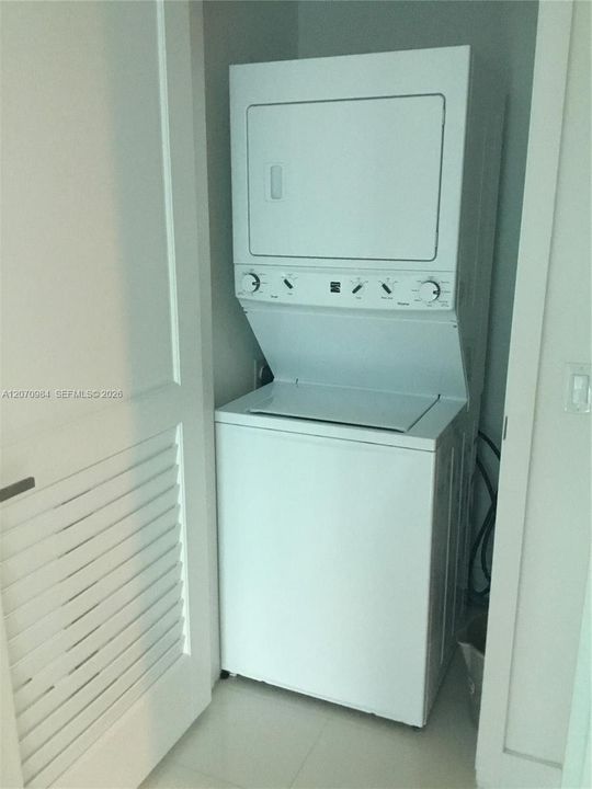 For Rent: $5,500 (2 beds, 2 baths, 1129 Square Feet)
