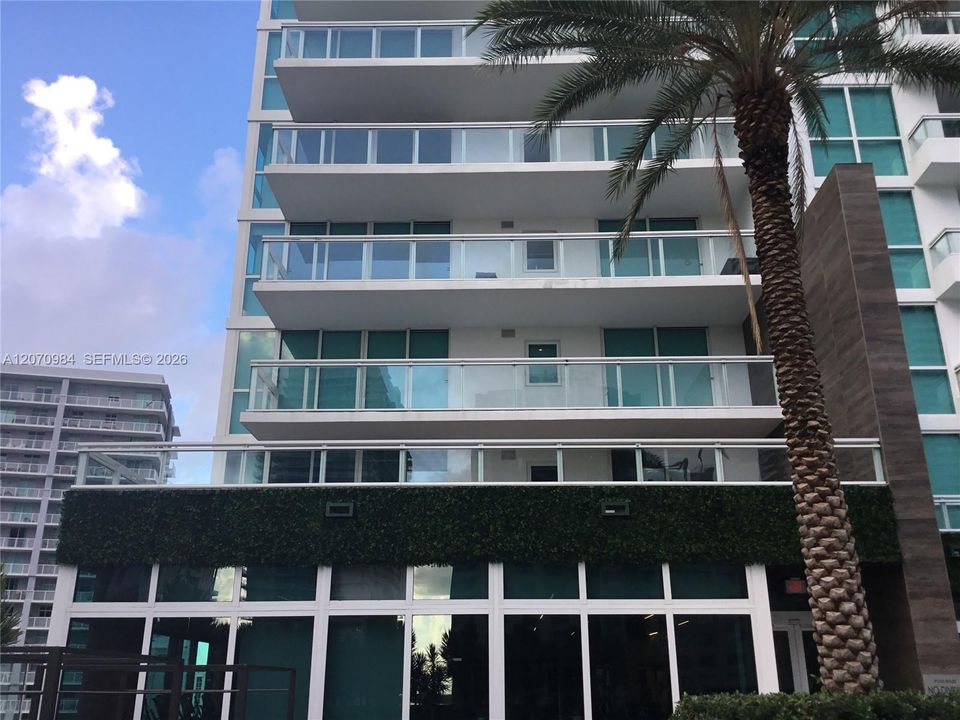 For Rent: $5,500 (2 beds, 2 baths, 1129 Square Feet)