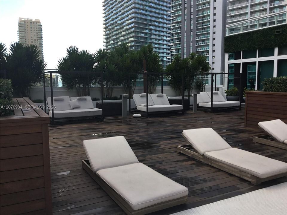 For Rent: $5,500 (2 beds, 2 baths, 1129 Square Feet)